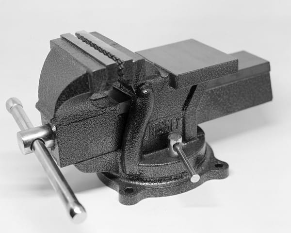 Tabletop vice