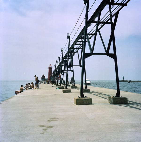 Roll 220 (Rolleiflex 2.8D/Portra 400)