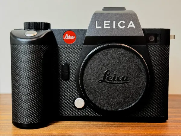 I'm out of the Leica SL system