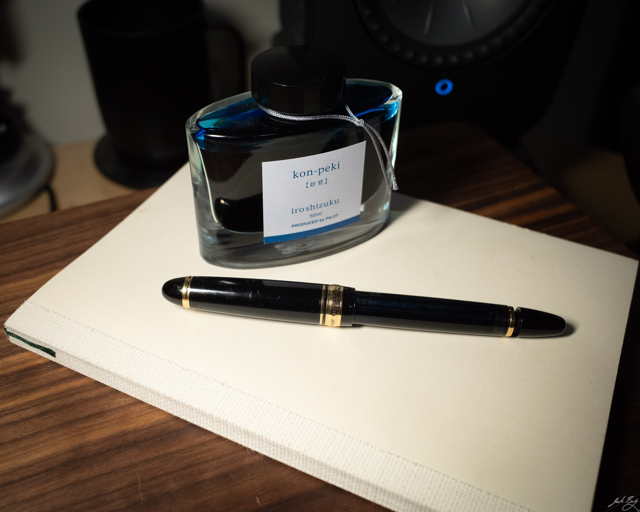 Pilot Custom 823, Pilot “kon-peki” ink, and Midori MD notebook.