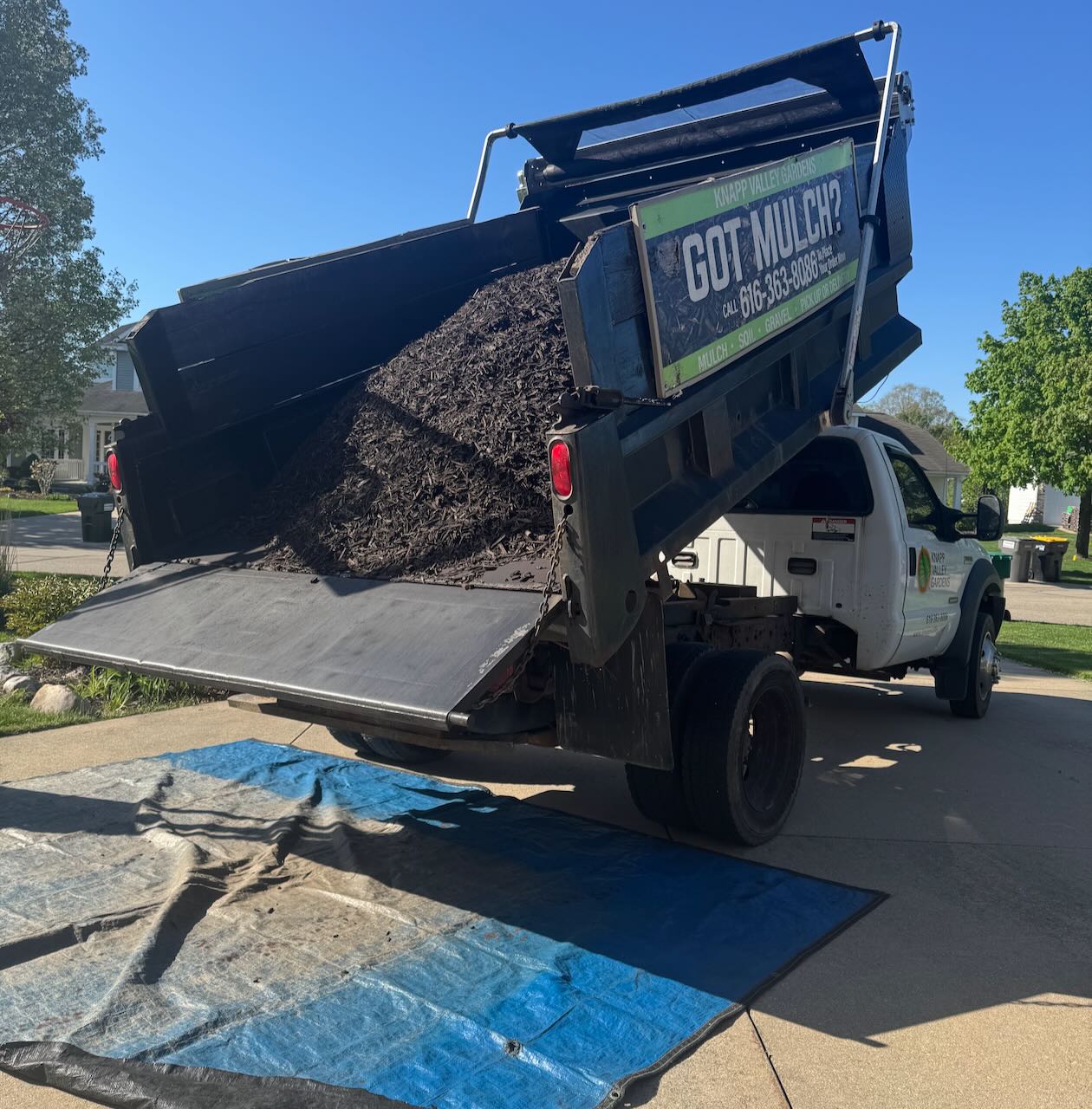 Mulch delivery