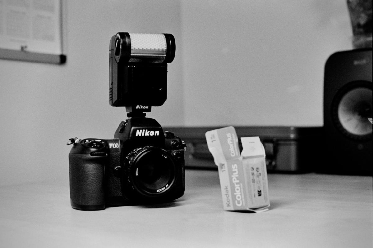 Nikon F100 and SB-20